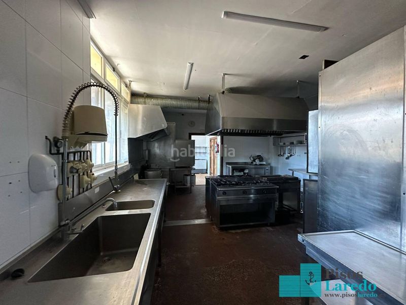 Foto e20bf954-0347-44a1-941d-c31203fa24f9. Edifici a calle iseca vieja 1 a Liendo