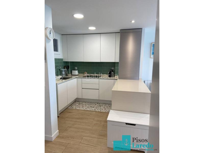 Foto 4015735a-31b1-4960-98a0-842607fa90fe. Rent flat with heating parking pool in Zona Playa Laredo