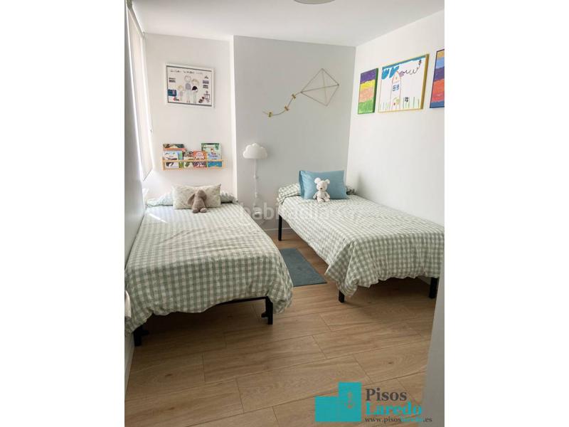 Foto a29c6569-9ecd-47c7-9886-3d9288e41ed9. Rent flat with heating parking pool in Zona Playa Laredo