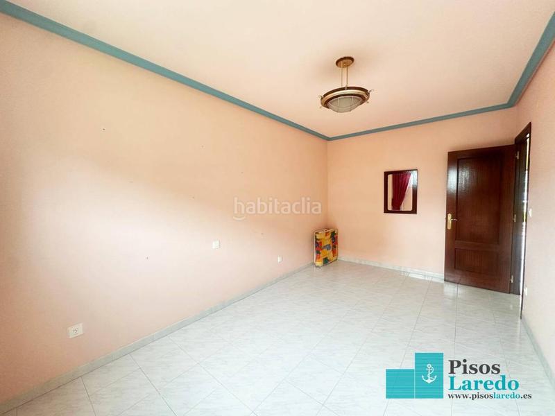Foto 733f180b-775a-4a4a-b382-fe3fc29211ed. Pis a enrique mowinckel 60 a Zona Playa Laredo
