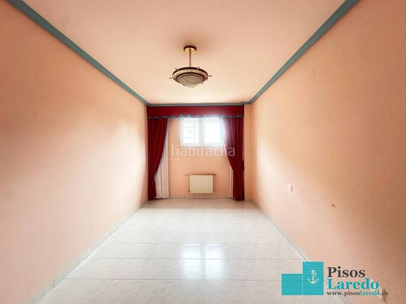 Foto a57591db-e0b1-40cd-abd0-32cbeb2bef7b. Pis a enrique mowinckel 60 a Zona Playa Laredo