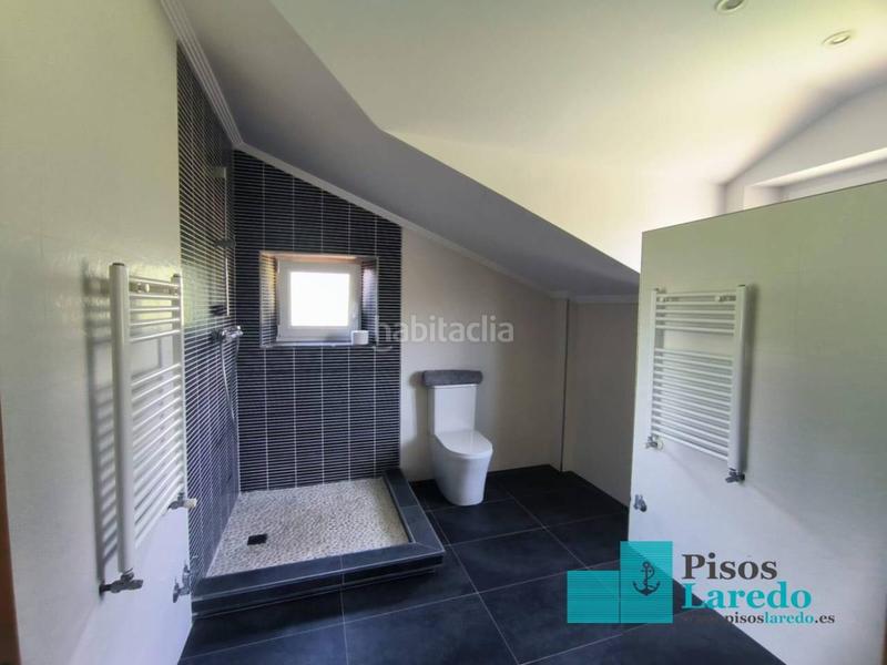 Foto b4c05d00-4ee1-40d2-a7a5-543043c42521. Chalet mit heizung parking in Bárcena de Cicero