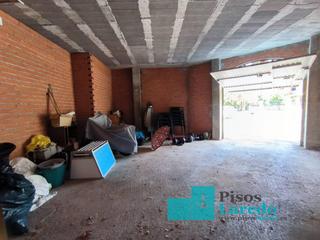 Local Comercial  Emperador carlos v. Local o garaje de 50 metros en el centro de ampuero