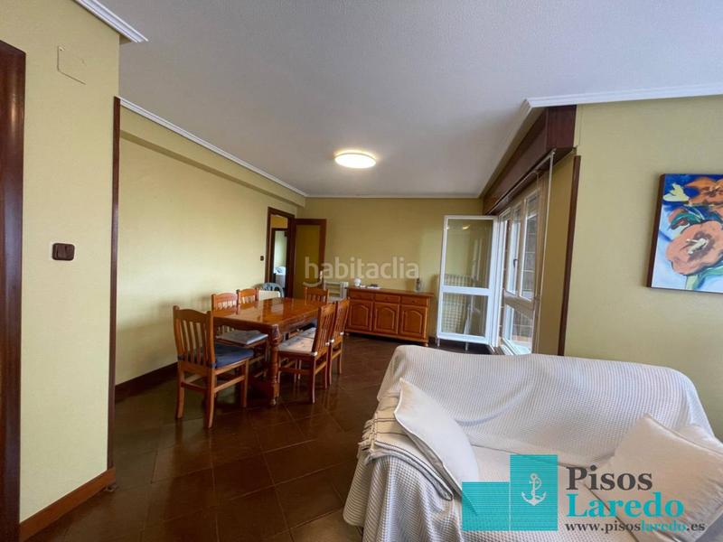 Foto 045bbdff-9ca9-4847-bb44-2ff24eb7e511. Lloguer pis amb calefacció aparcament piscina a Zona Playa Laredo