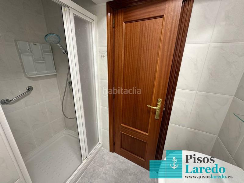 Foto 28914197-8952-4fa2-8b61-8d3ebec53381. Location appartement avec chauffage parking dans Zona Playa Laredo