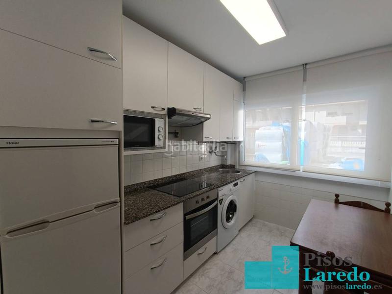 Foto 6a20da88-2e81-4a73-b56a-a59a4294fc20. Location appartement avec chauffage parking dans Zona Playa Laredo