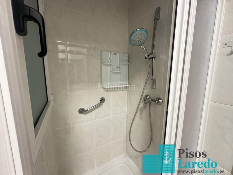 Foto 9c93a6f9-fc25-4106-86c9-cd8400da2f4b. Location appartement avec chauffage parking dans Zona Playa Laredo