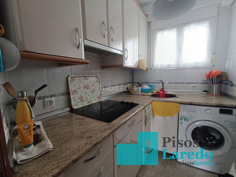 Foto 40bdda85-71f3-49e4-9521-6d32f9210892. Rent flat with heating parking pool in Zona Playa Laredo