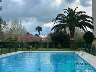 Pis  Derechos humanos. Estupendo piso en residencia con piscina junto a la playa