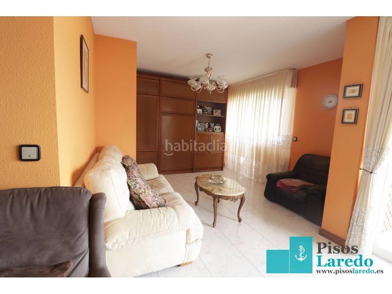 Foto 77ae1913-455e-4990-a8de-e12f38299b27. Alquiler piso en playa 95 piso en alquiler en Centro Laredo