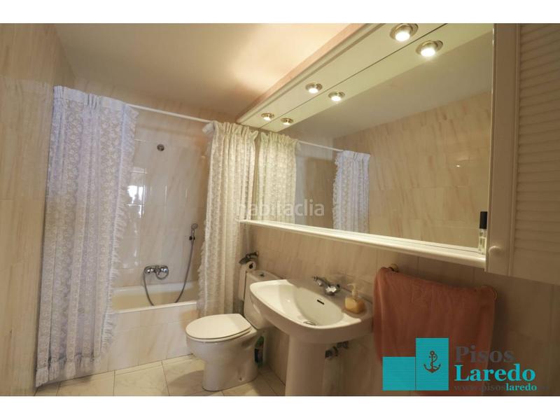 Foto bfabde51-f8cc-4401-bac1-4e157a973f62. Alquiler piso en playa 95 piso en alquiler en Centro Laredo