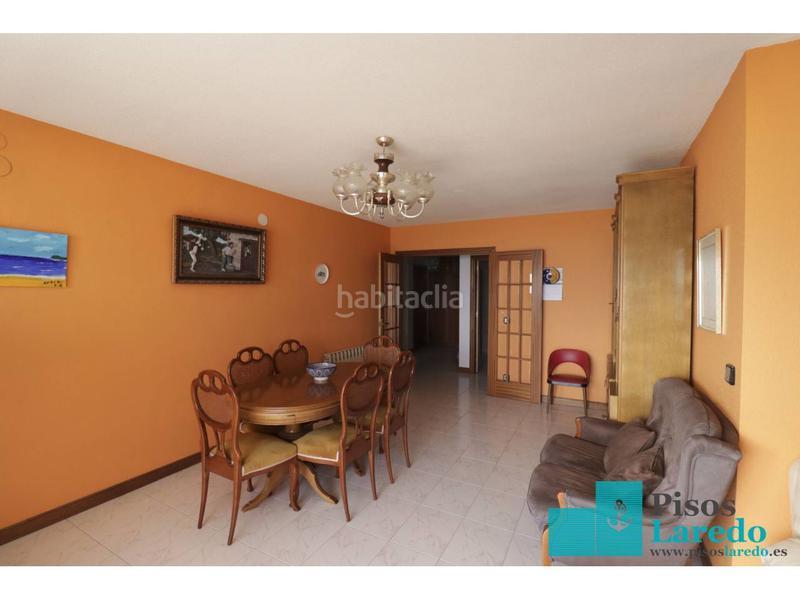 Foto df88f0dd-889b-4929-8335-1ade79b53b8c. Alquiler piso en playa 95 piso en alquiler en Centro Laredo