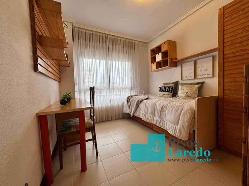 Foto 5db00a37-fc5a-4895-8699-3d9ab0482e74. Pis a enrique mowinckel 36 a Zona Playa Laredo