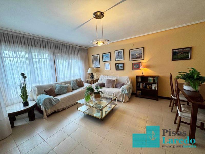 Foto a2354720-c9bd-401d-abe6-45a490feaccb. Pis a enrique mowinckel 36 a Zona Playa Laredo