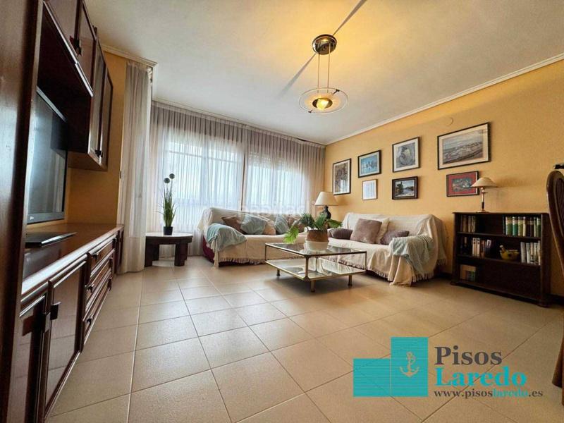 Foto f0cb68b7-b23a-4773-9934-022e4c145925. Pis a enrique mowinckel 36 a Zona Playa Laredo