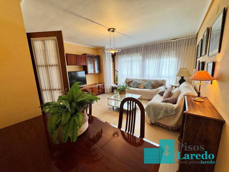 Foto f8079987-01a5-48c8-b158-4ae5f320edd2. Pis a enrique mowinckel 36 a Zona Playa Laredo