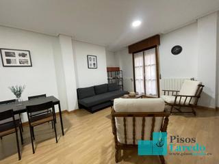 Miete Etagenwohnung  Revellón. Piso en alquiler en pleno centro de laredo
