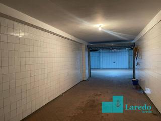 Lloguer Aparcament cotxe  Cantabria. Garaje cerrado en alquiler larga duración