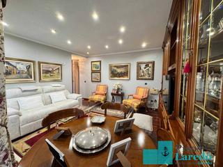 Rent Flat in Marqués de valdecilla 8. Impresionante piso de tres habitaciones en pleno centro de lared