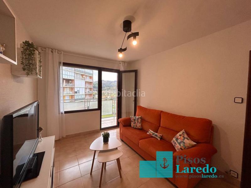 Foto f9ec58f0-d07d-48f1-bafe-7b202d39f034. Miete etagenwohnung in calle república de colombia 20 in Laredo