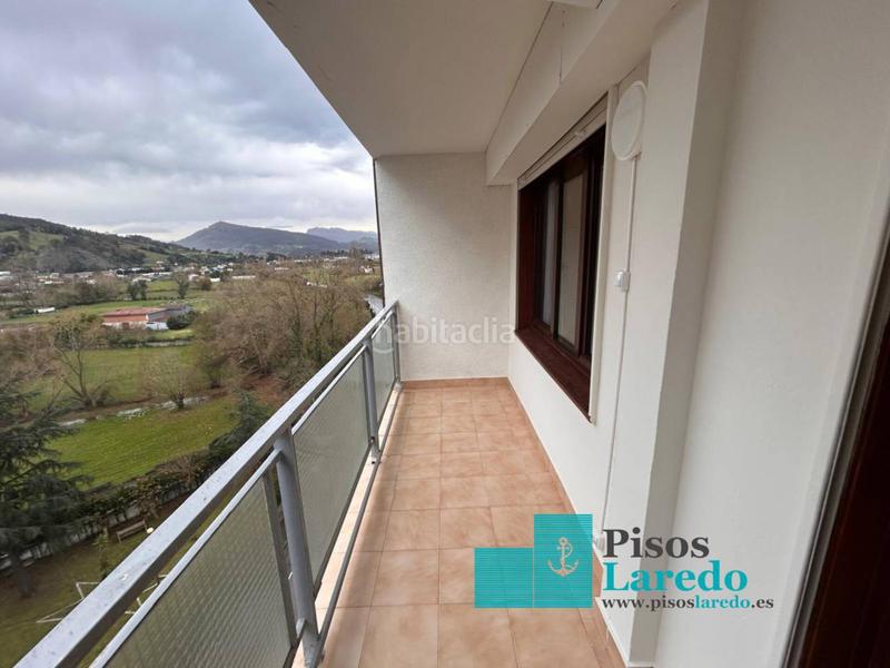 Foto 0c0d8154-6f42-4e9c-ba03-5eeaf828784d. Rent flat in calle república de colombia 20 in Zona Playa Laredo