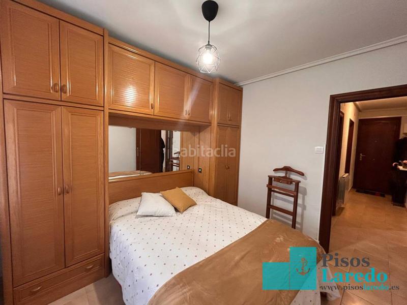 Foto 15b3adce-ac16-4e3c-8831-5d5a610e2aca. Rent flat in calle república de colombia 20 in Zona Playa Laredo