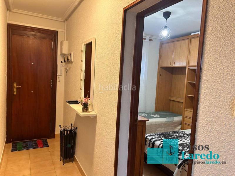 Foto 628d65ab-72f9-4d61-829f-e8972792b919. Rent flat in calle república de colombia 20 in Zona Playa Laredo