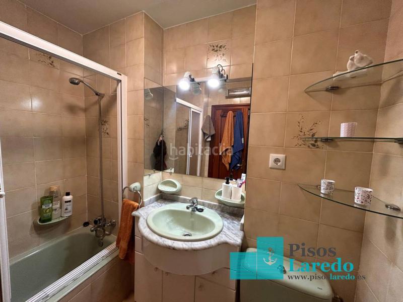 Foto 87552c3e-8350-4aa5-98e3-0f2b9a94c96b. Rent flat in calle república de colombia 20 in Zona Playa Laredo