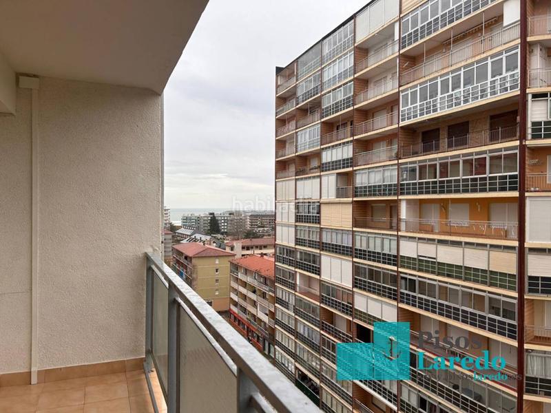 Foto 8befb984-c3de-452d-81a9-e747b43e27b7. Rent flat in calle república de colombia 20 in Zona Playa Laredo