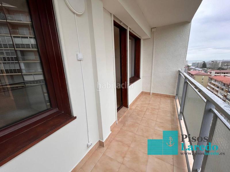 Foto 994d6a58-5063-4f12-9786-45741a3aba15. Rent flat in calle república de colombia 20 in Zona Playa Laredo