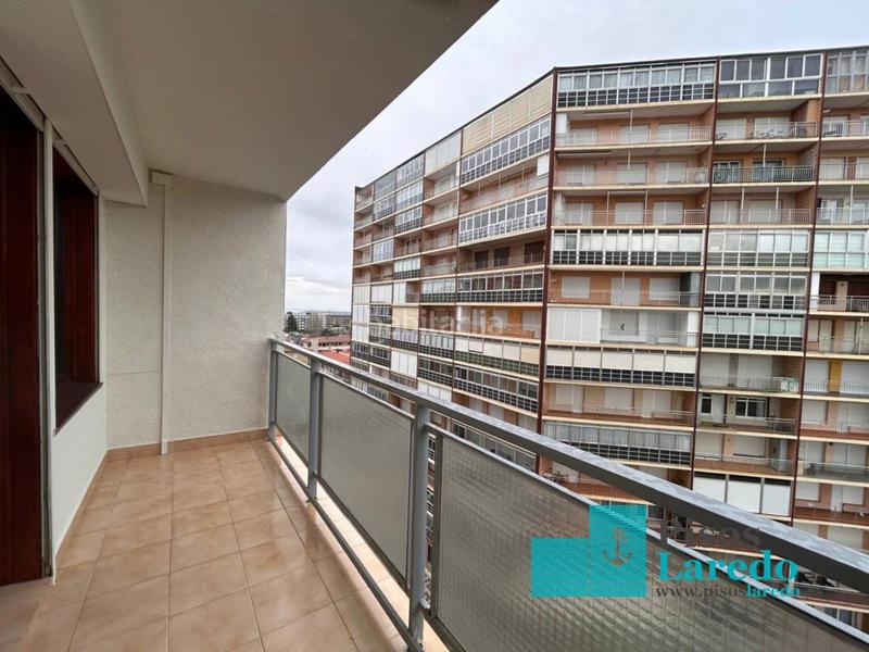 Foto d7e21fc2-f13e-4514-a8a4-b3ed18b8fe39. Rent flat in calle república de colombia 20 in Zona Playa Laredo