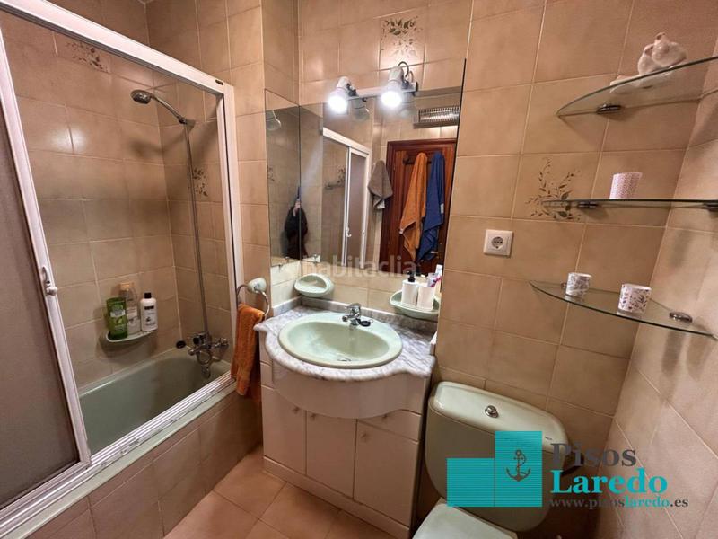 Foto ea7dea5c-7b51-4871-8f70-570345e946ca. Rent flat in calle república de colombia 20 in Zona Playa Laredo