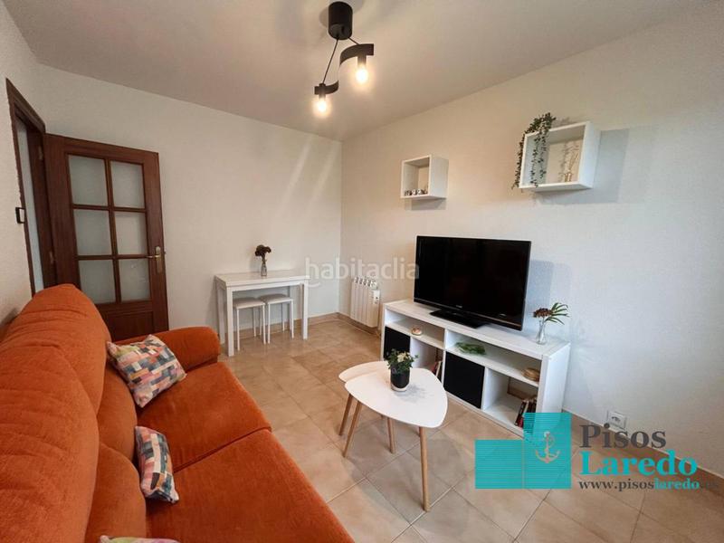 Foto fb0d4d94-616a-47e2-9d0a-b3a4a137bb40. Rent flat in calle república de colombia 20 in Zona Playa Laredo