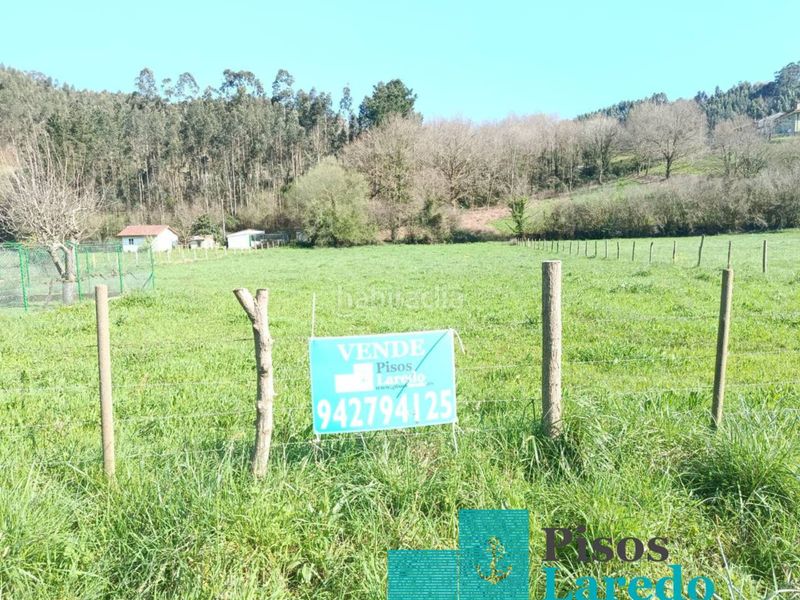 Foto b758ee2e-964f-40cd-9149-c93b0289ed4c. Finca rústica a calle bernales 1 a Ampuero
