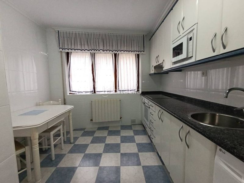 Foto 0840101f-ec17-455d-b846-840d2d9bca2b. Casa amb calefacció aparcament a Limpias