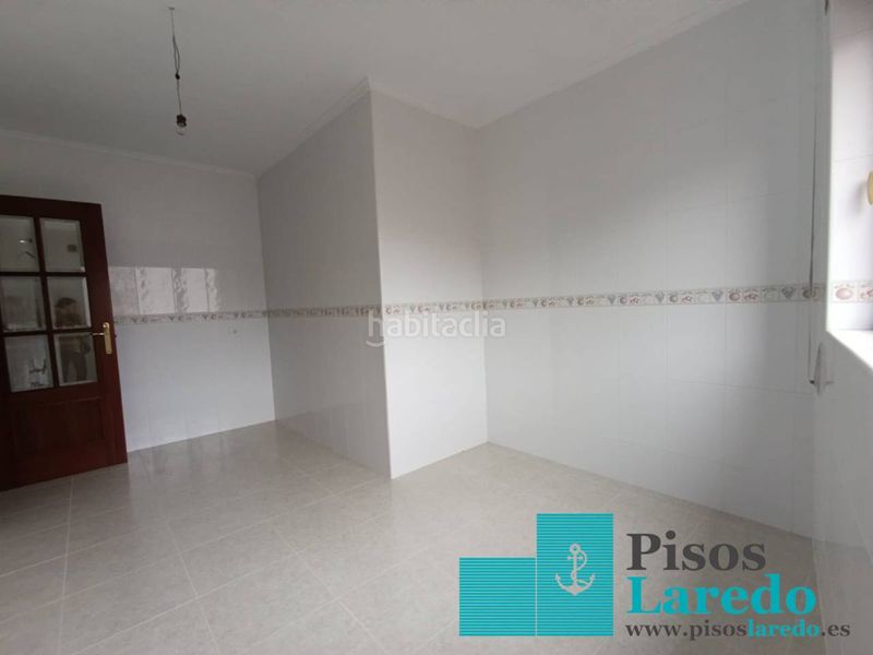 Foto 0bdb18b3-fd1a-49b9-8bd2-98639319d249. Casa amb calefacció aparcament a Limpias