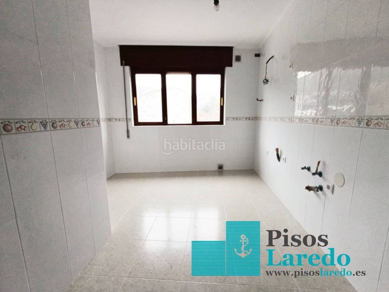 Foto 2a02c803-3872-4be7-8fa9-30b71756e2af. Casa amb calefacció aparcament a Limpias