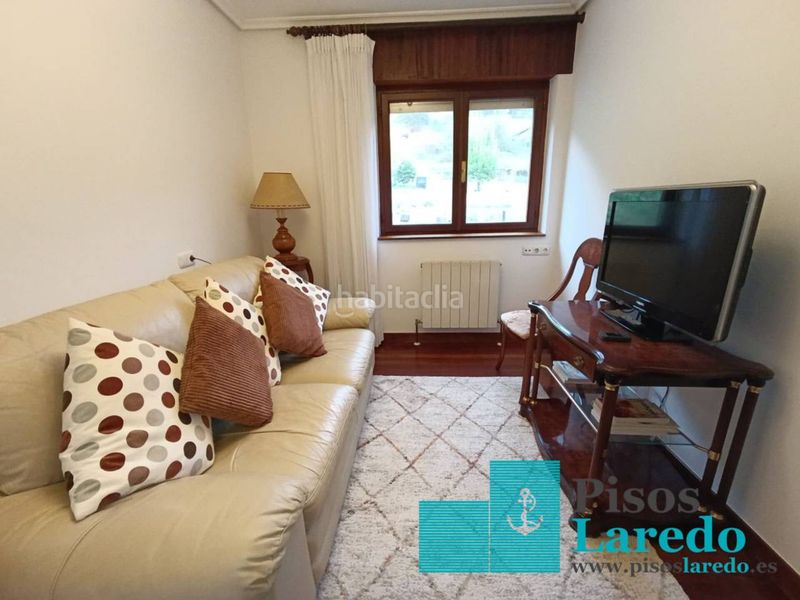 Foto 5e9f8a4c-45d4-485e-92a2-c1125de2773c. Casa amb calefacció aparcament a Limpias