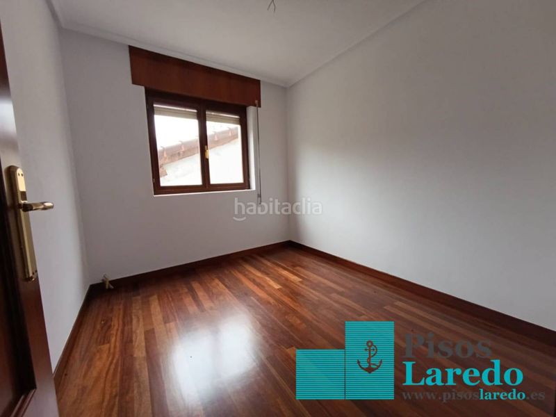 Foto 881ba823-7d86-48d7-85bd-cb52a64b818c. Casa amb calefacció aparcament a Limpias