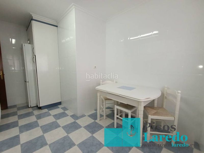 Foto f72fb81a-850e-4fcb-8adb-208b69327343. Casa amb calefacció aparcament a Limpias