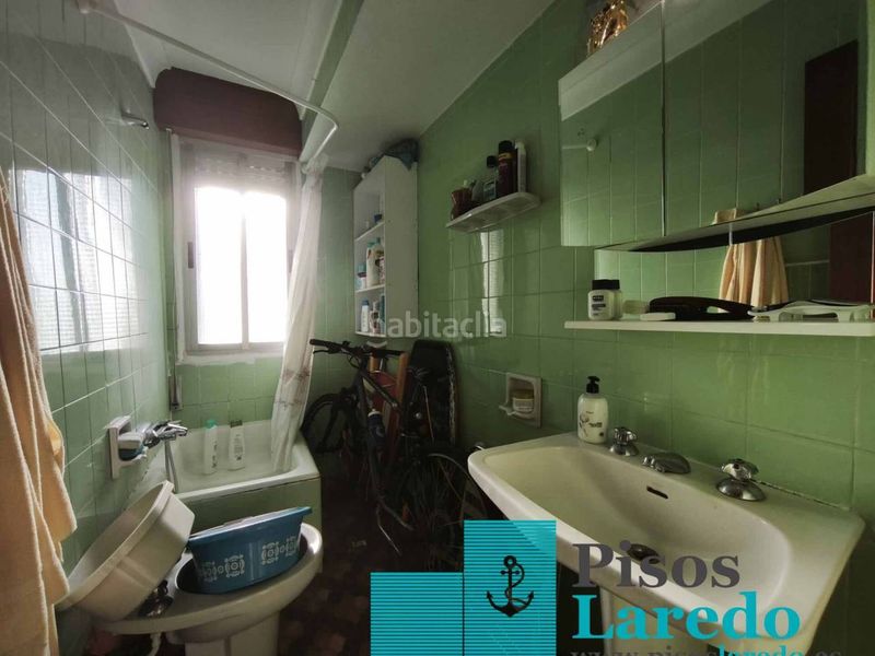 Foto 8644a2e4-e54d-4ec2-9f9b-a35819d64534. Pis amb calefacció aparcament a El Puntal Laredo