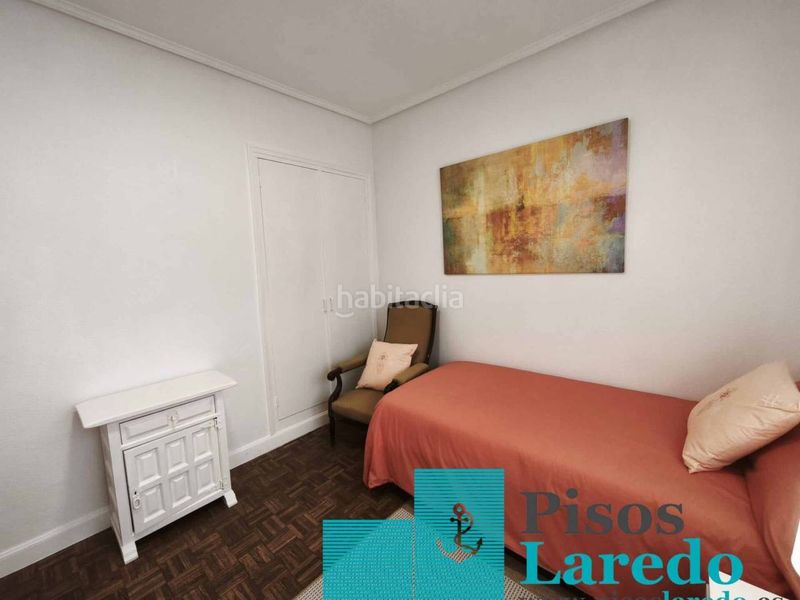 Foto b3ad6dd2-870f-4886-bfb6-4d70a54bae00. Pis amb aparcament a El Puntal Laredo