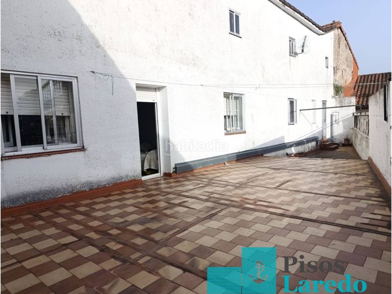 Foto aeb8a615-bc97-4f12-be1a-02a6267cf310. Edificio en avenida federico somarriba 1 casa edificio completo en venta en Ampuero