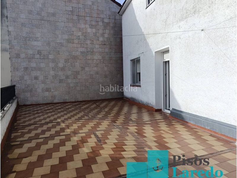 Foto cde699ba-cfd0-4ba1-945c-32e45bb222f7. Edificio en avenida federico somarriba 1 casa edificio completo en venta en Ampuero