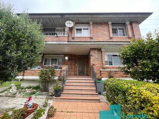 Chalet  Calle pesquera. Impresionante chalet individual con hermoso jardin en laredo!!!!