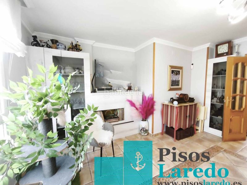 Foto 5a975429-e734-4344-9edc-266b9d39bb63. Pis amb calefacció a Zona Playa Laredo