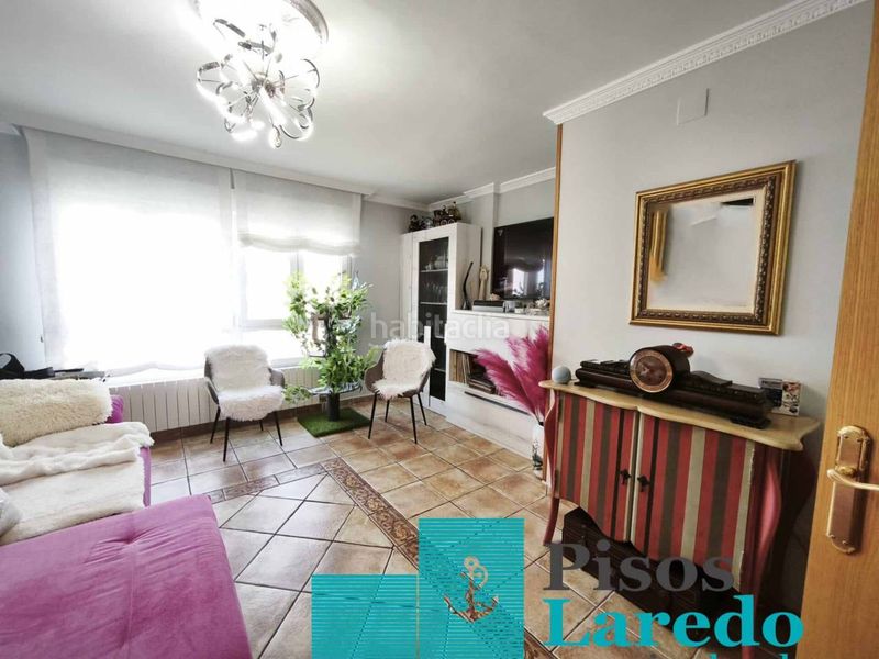 Foto b9dd6679-aad7-4698-94ee-9c1dc5612c15. Pis amb calefacció a Zona Playa Laredo