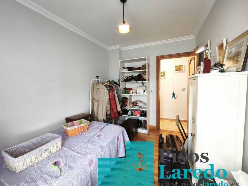 Foto fb5c5df8-e936-47fa-a338-d0ddbdce8058. Pis amb calefacció a Zona Playa Laredo