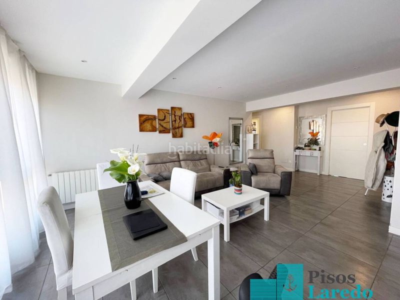 Foto 349850b9-e0c5-4b87-a963-7dd8a47f1e3a. Pis amb calefacció aparcament a Centro Laredo