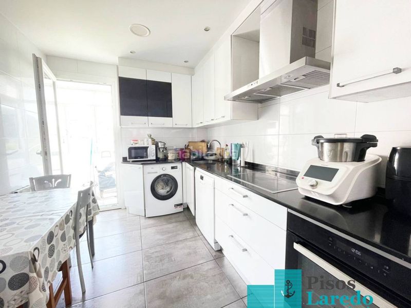 Foto 372f0d0d-445f-4272-b9d1-47b742ca5dc0. Pis amb calefacció aparcament a Centro Laredo